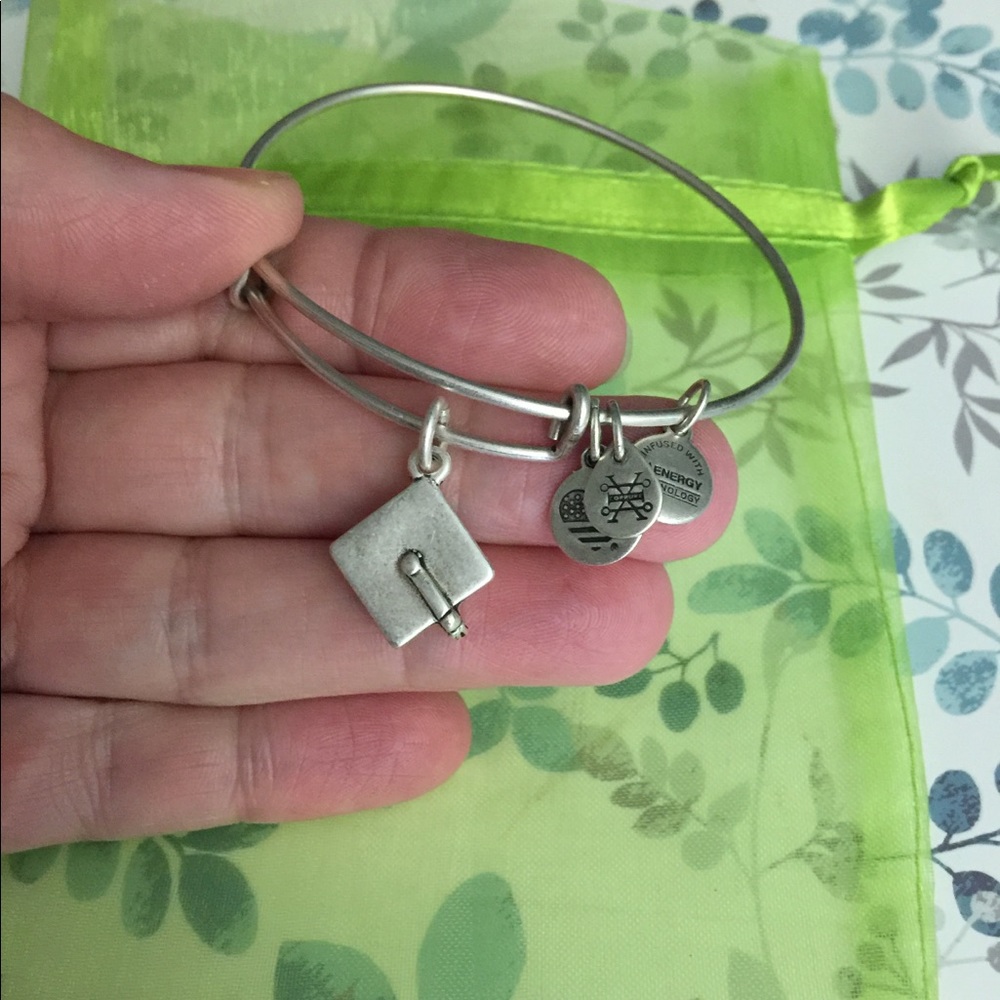 🚫SOLD🚫🎓Alex and Ani